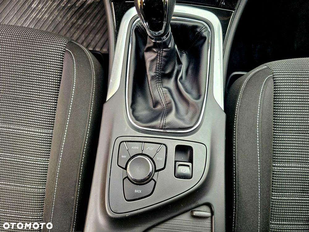 Opel Insignia - 19