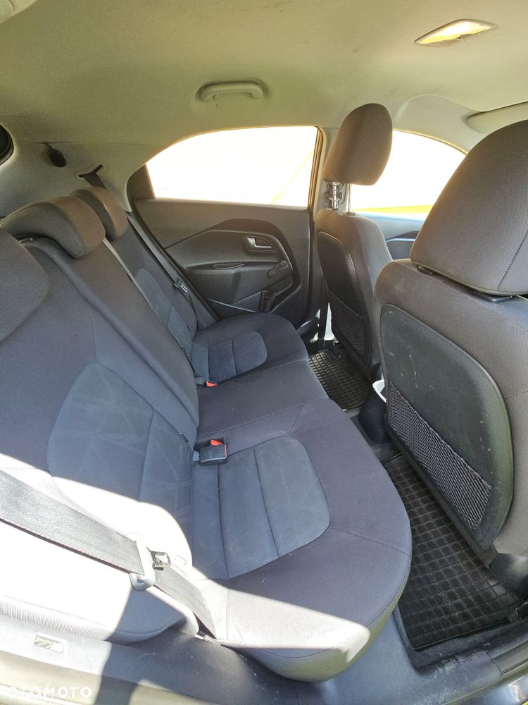 Kia Rio 1.4 M - 9