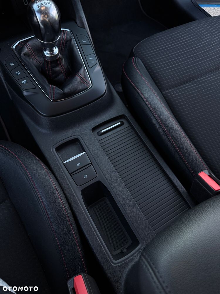 Ford Focus 1.0 EcoBoost ST-Line - 23