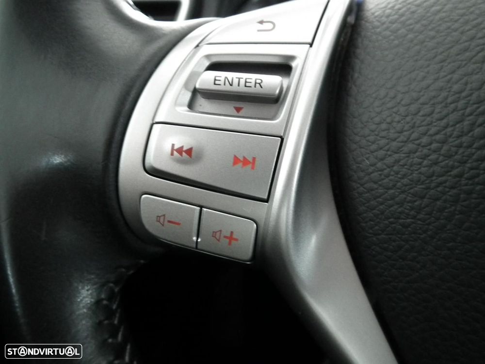 Nissan Qashqai 1.6 dCi N-Connecta 18 Xtronic - 29