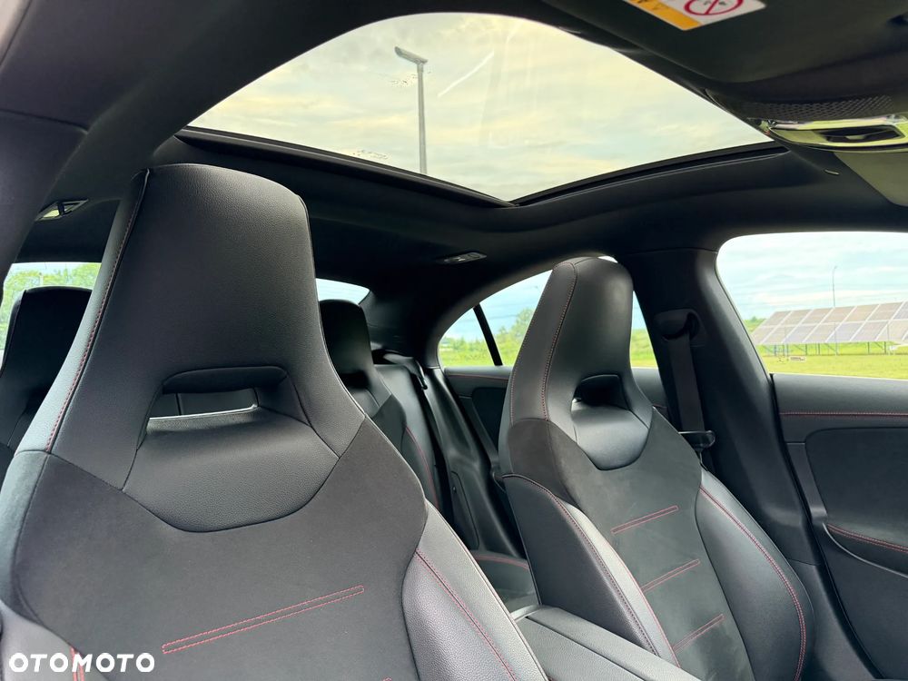 Mercedes-Benz CLA 250 4-Matic AMG Line 7G-DCT - 11