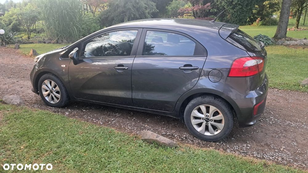 Kia Rio - 2