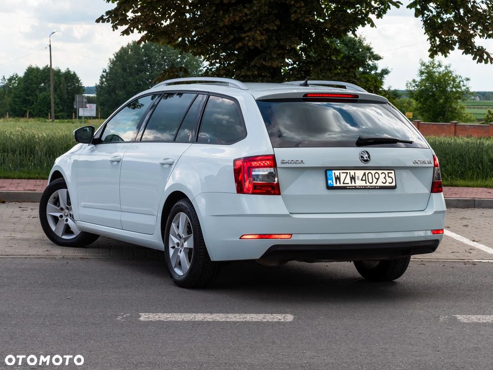 Skoda Octavia 2.0 TDI DSG Ambition - 6