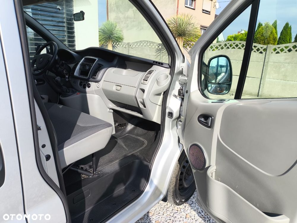 Opel Vivaro - 22