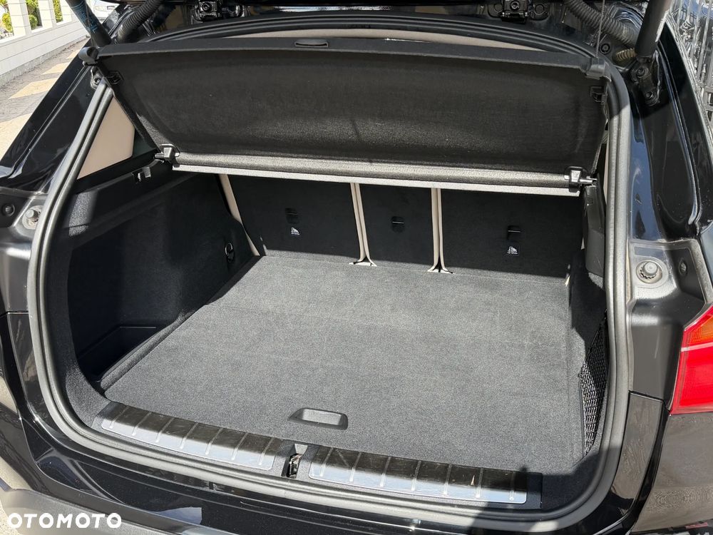 BMW X1 sDrive18i GPF xLine - 34