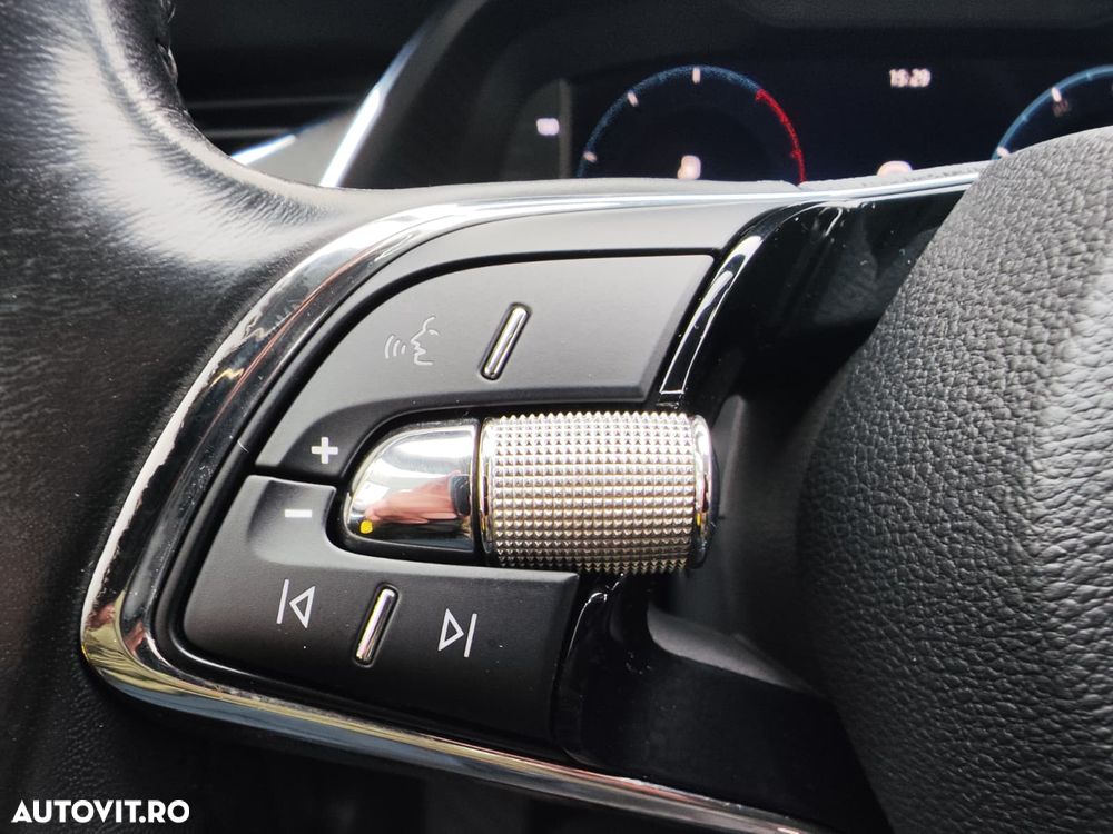 Skoda Octavia Combi Diesel 2.0 TDI Ambition - 22