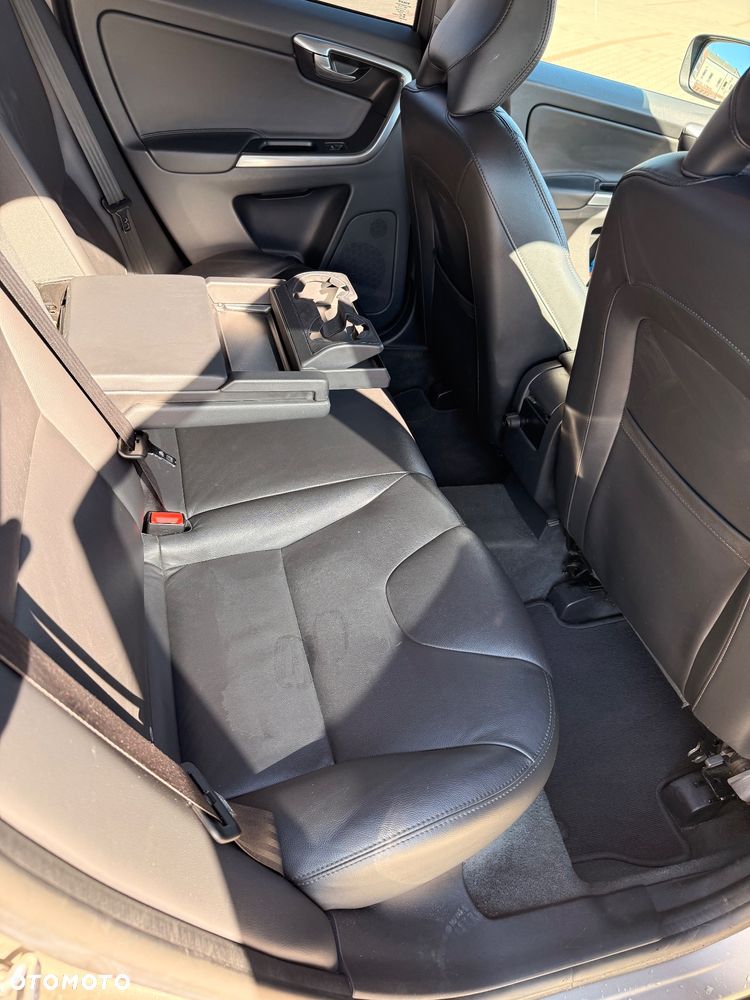 Volvo XC 60 D5 AWD Summum - 10