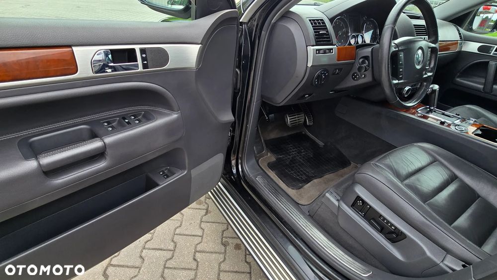 Volkswagen Touareg 4.2 V8 FSI Tiptr - 16