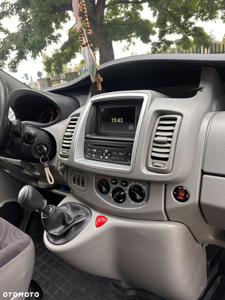 Renault Trafic Grand Passenger Expression - 24