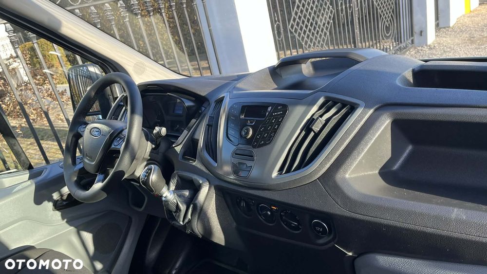 Ford TRANSIT DOKA - 13