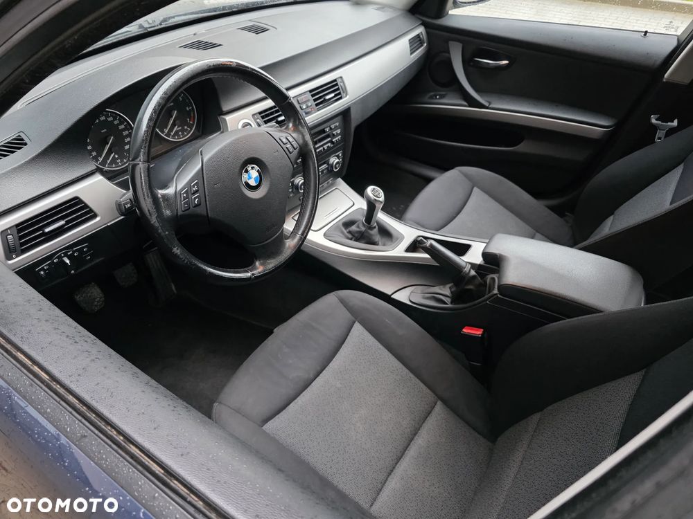 BMW Seria 3 318i - 19