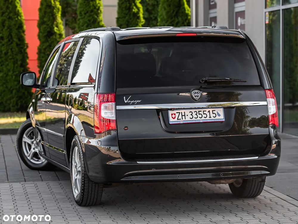 Lancia Voyager - 8
