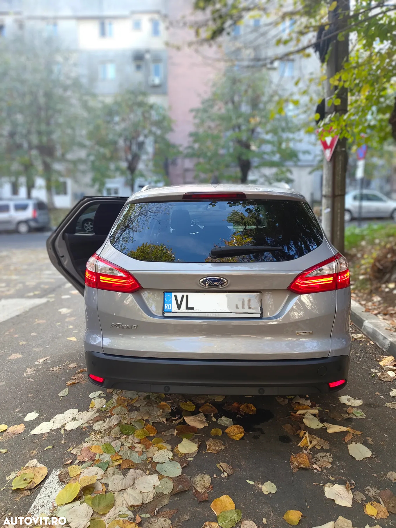 Ford Focus Turnier 1.6 TDCi ECOnetic 88g Start-Stopp-Sy Trend - 2