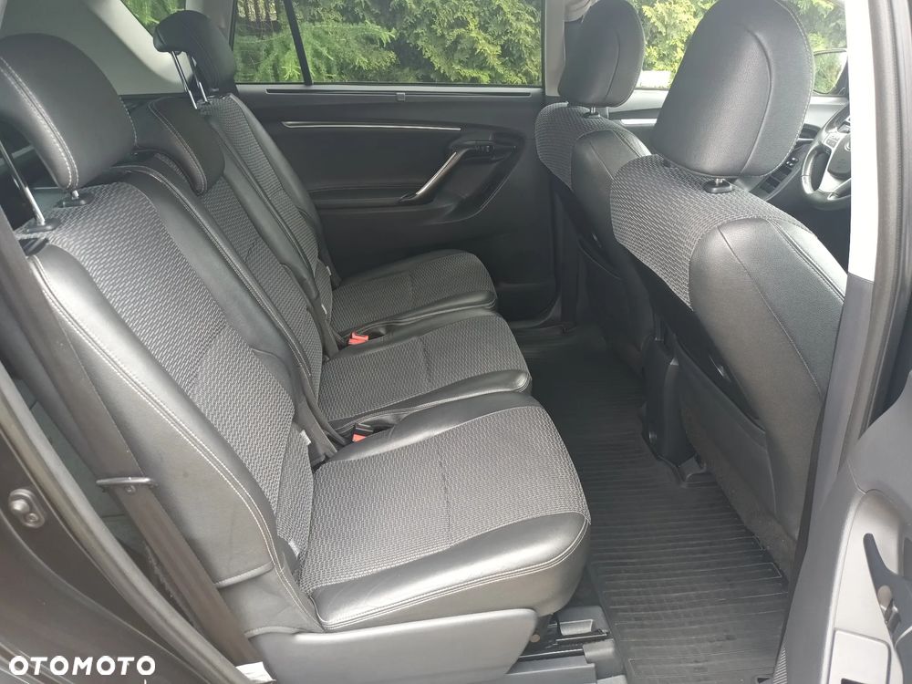 Toyota Verso 1.8 Prestige 7os EU6 - 15