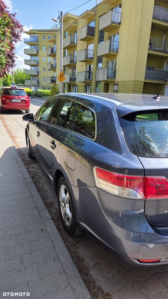 Toyota Avensis 2.0 D-4D Sol - 26
