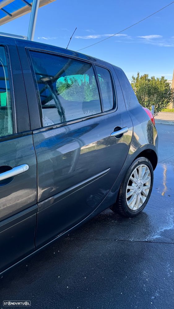 Renault Clio 1.2 16V Confort - 4
