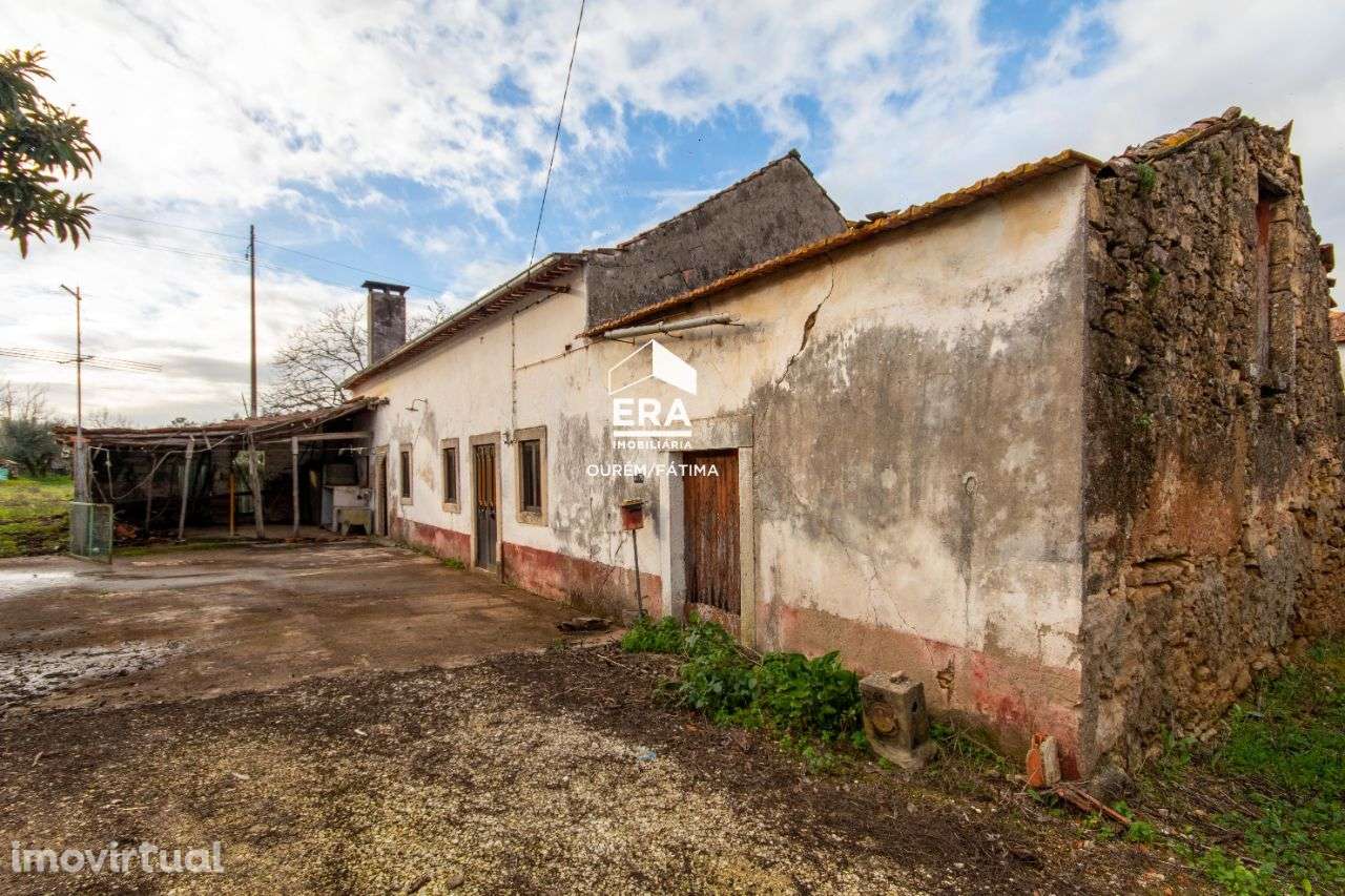 Moradia T2 localizada em Areias, Ferreira do Zêzere - Grande imagem: 2/17