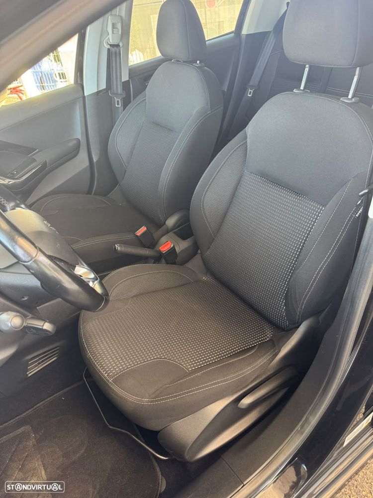 Peugeot 208 1.2 PureTech Active - 6