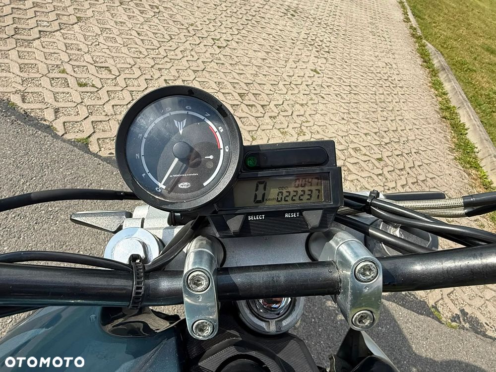 Yamaha MT - 6