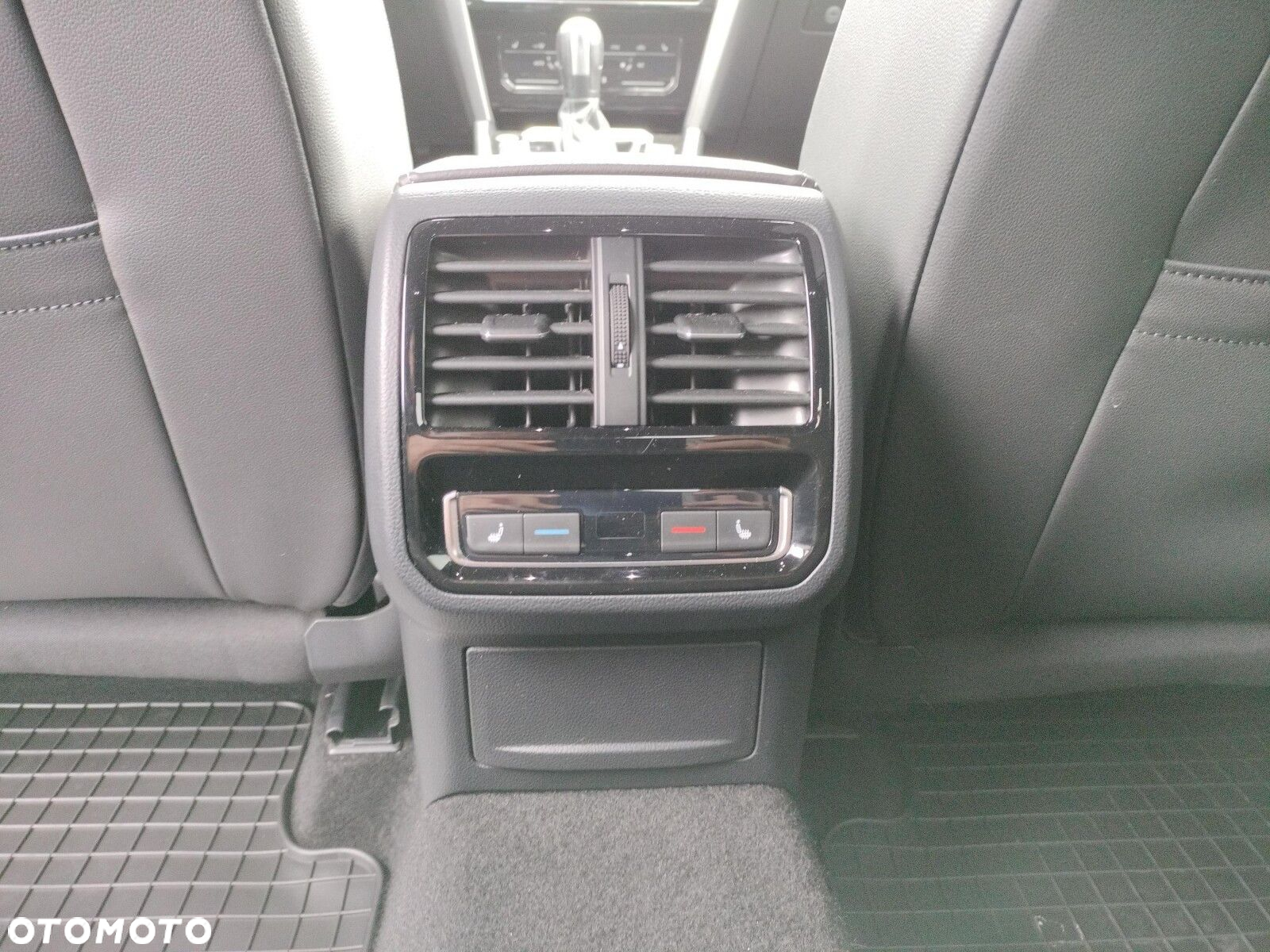 Volkswagen Arteon 2.0 TSI R-Line DSG - 29