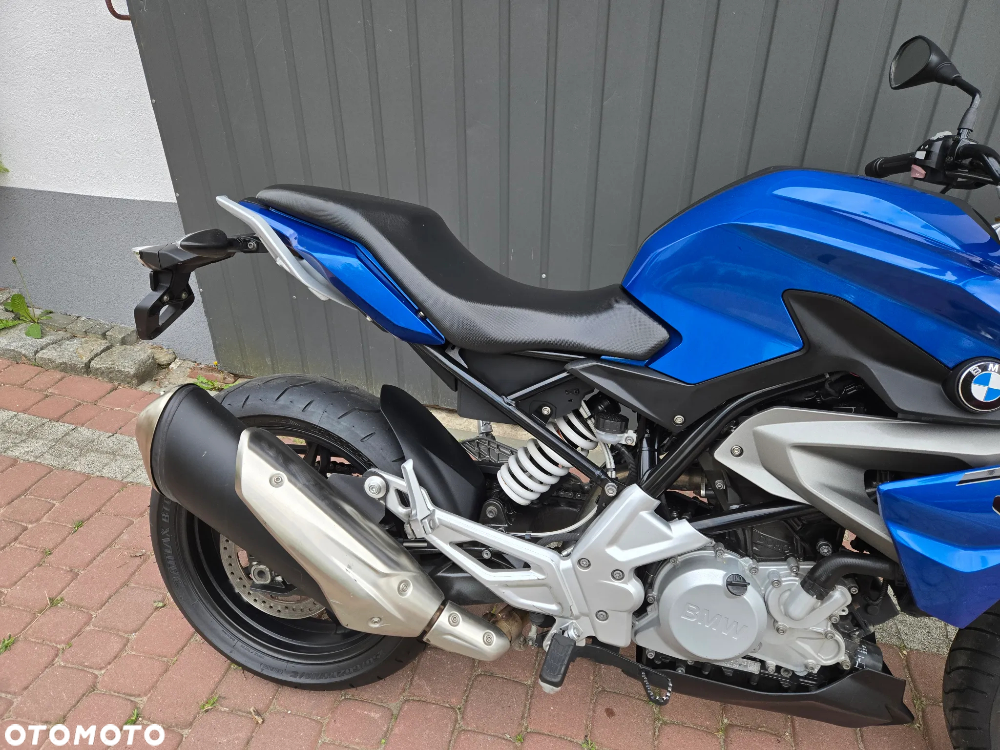 BMW G - 21