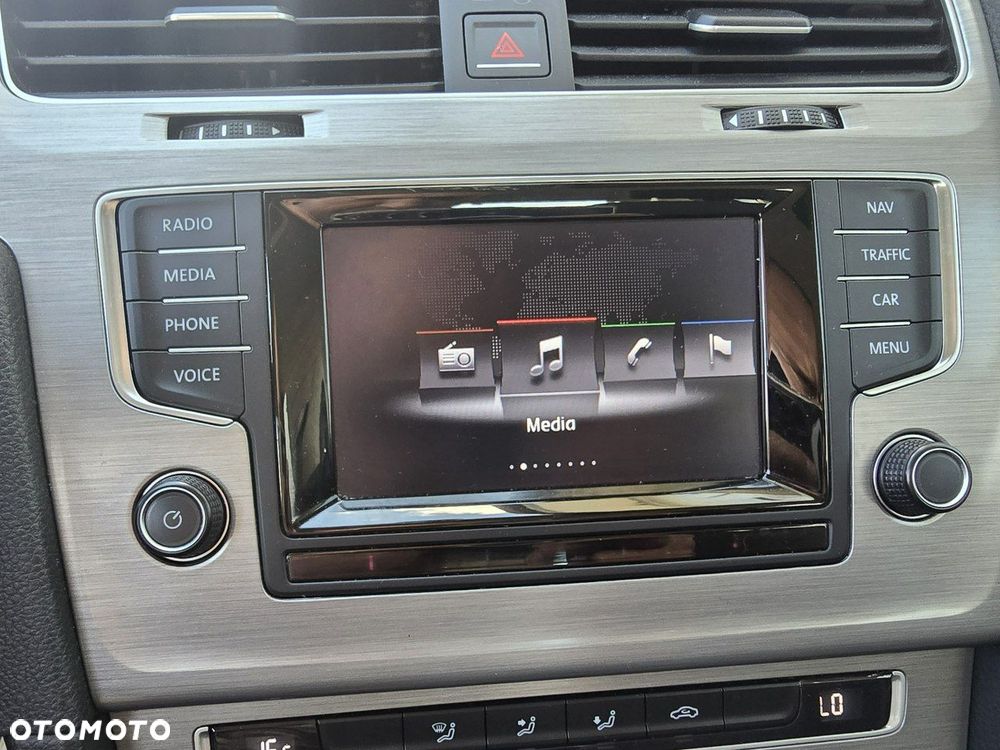 Volkswagen Golf - 36