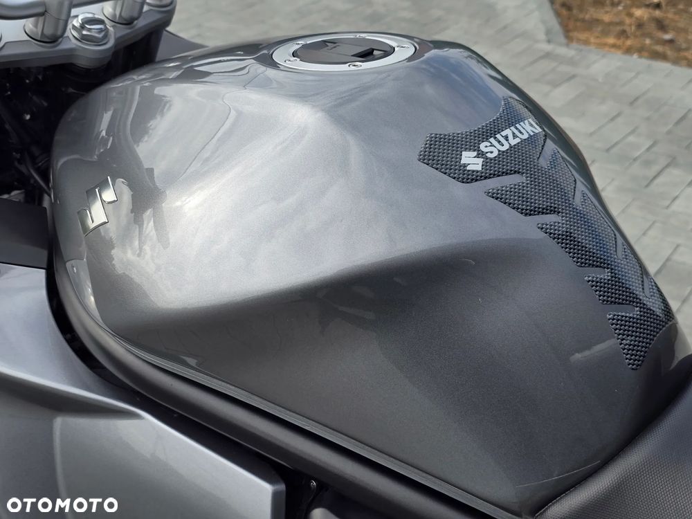 Suzuki GSX - 39
