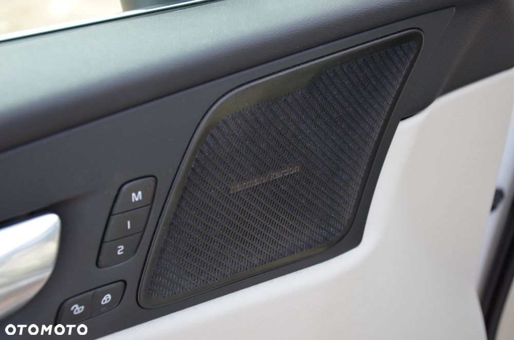 Volvo XC 60 B5 B AWD Ultimate Bright - 3