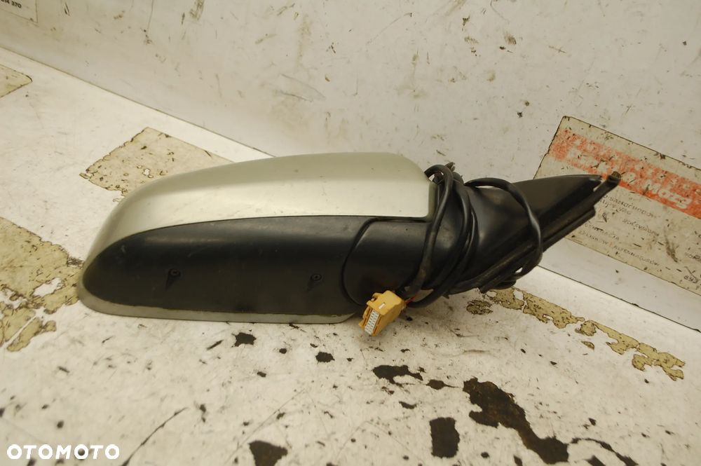 LUSTERKO PRAWY PRZÓD PRZEDNIE PRAWE 5 PIN LY7Q/ LY1X/ LY7R AUDI A4 B6 - 8