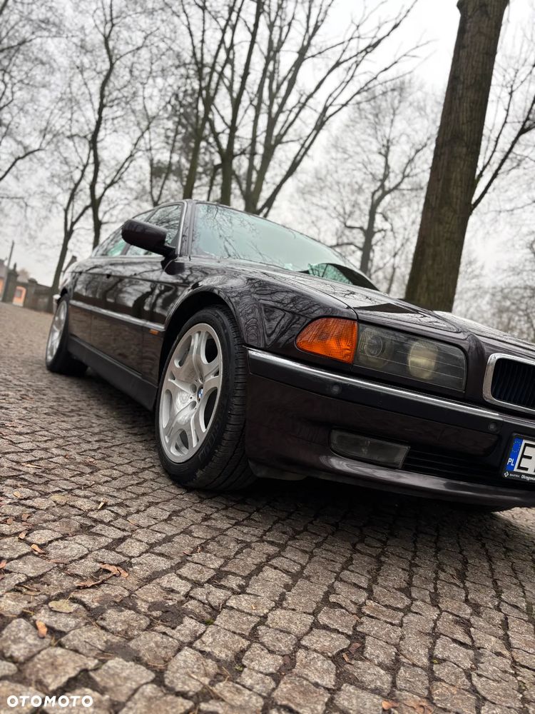 BMW Seria 7 - 10