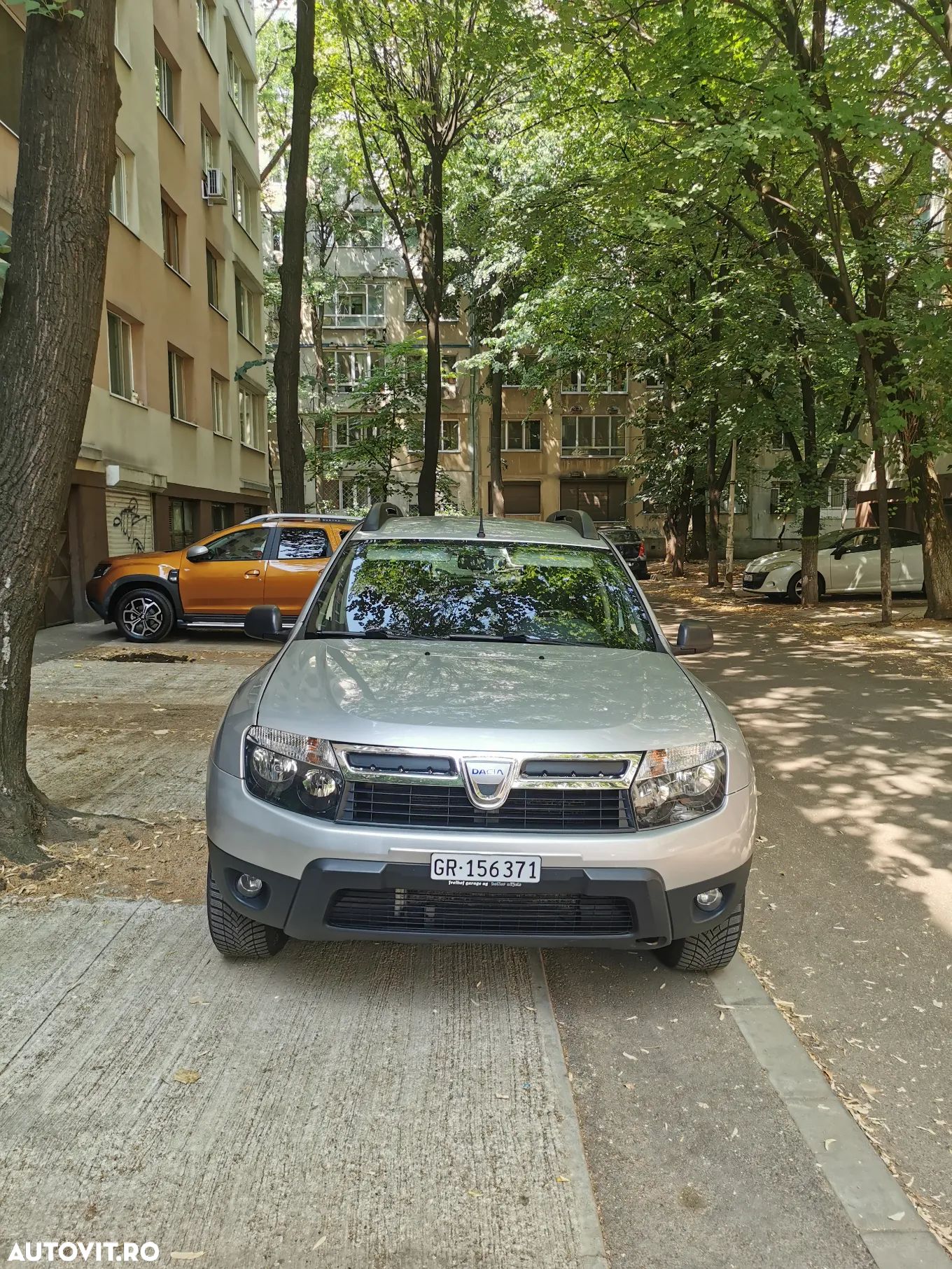 Dacia Duster 1.6 4x4 Laureate - 1