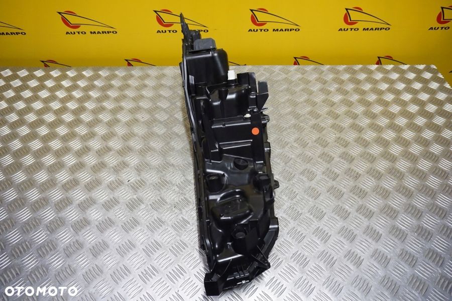 TOYOTA GRAND HIGHLANDER 2024 - REFLEKTOR LAMPA FULL LED PRAWA USA - 10