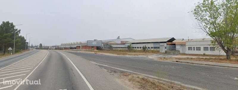 Espaço comercial junto à EN 4 e acesso à A6 - Vendas Novas - Grande imagem: 3/3