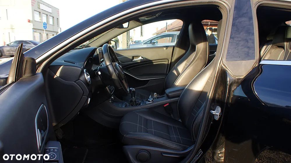 Mercedes-Benz CLA 200 - 7