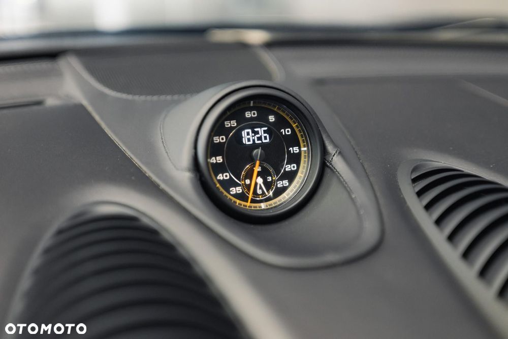 Porsche 718 Cayman GPF GT4 PDK - 29