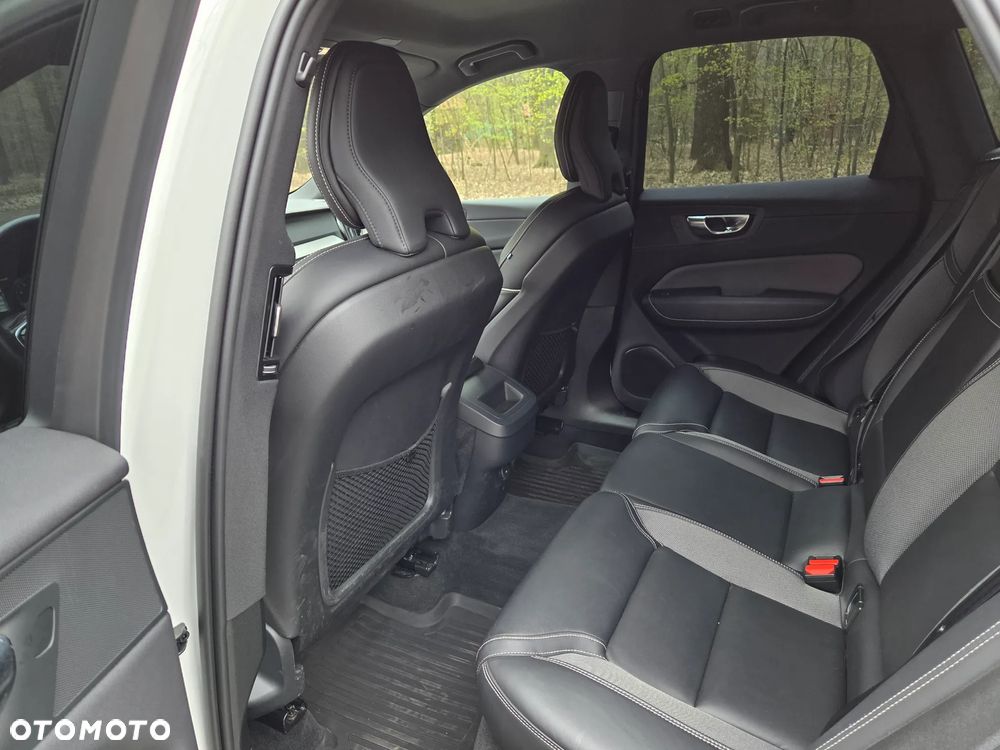 Volvo XC 60 B4 B R-Design - 9