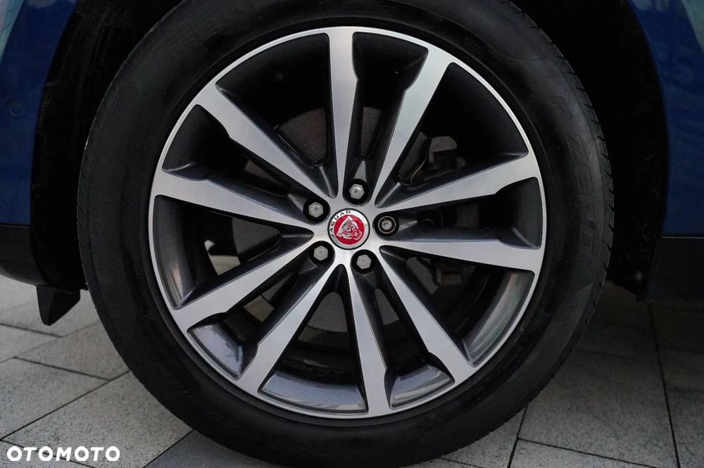 Jaguar F-Pace - 5