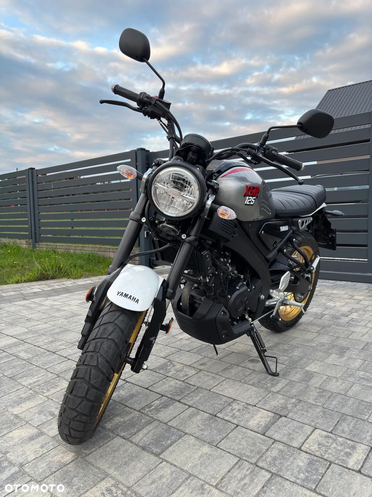 Yamaha XSR - 6