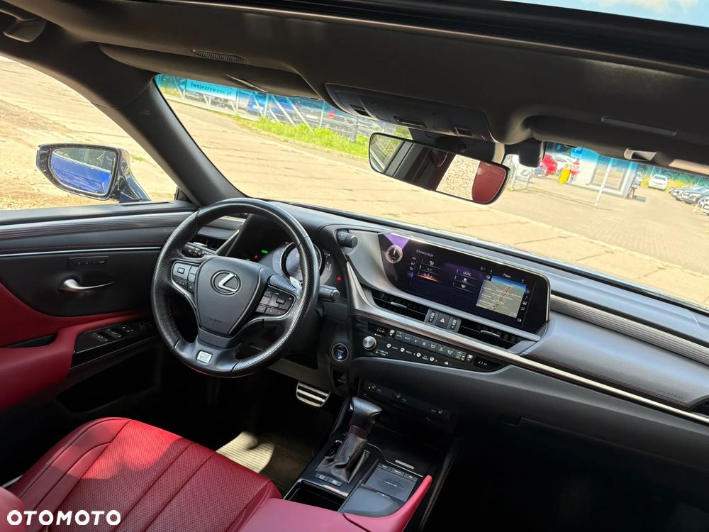 Lexus ES 300h F Sport Edition - 25