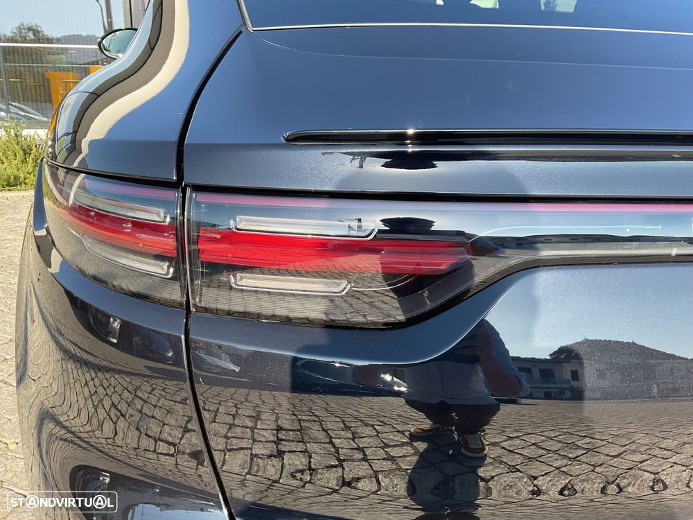 Porsche Cayenne Coupé E-Hybrid - 17