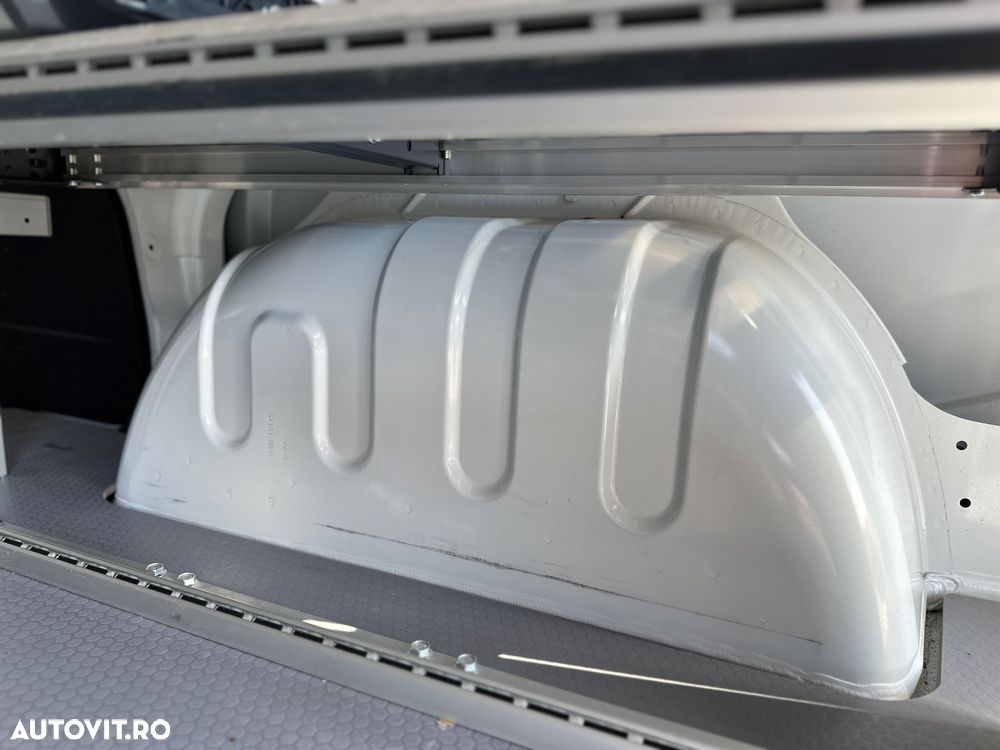 Renault Trafic - 15