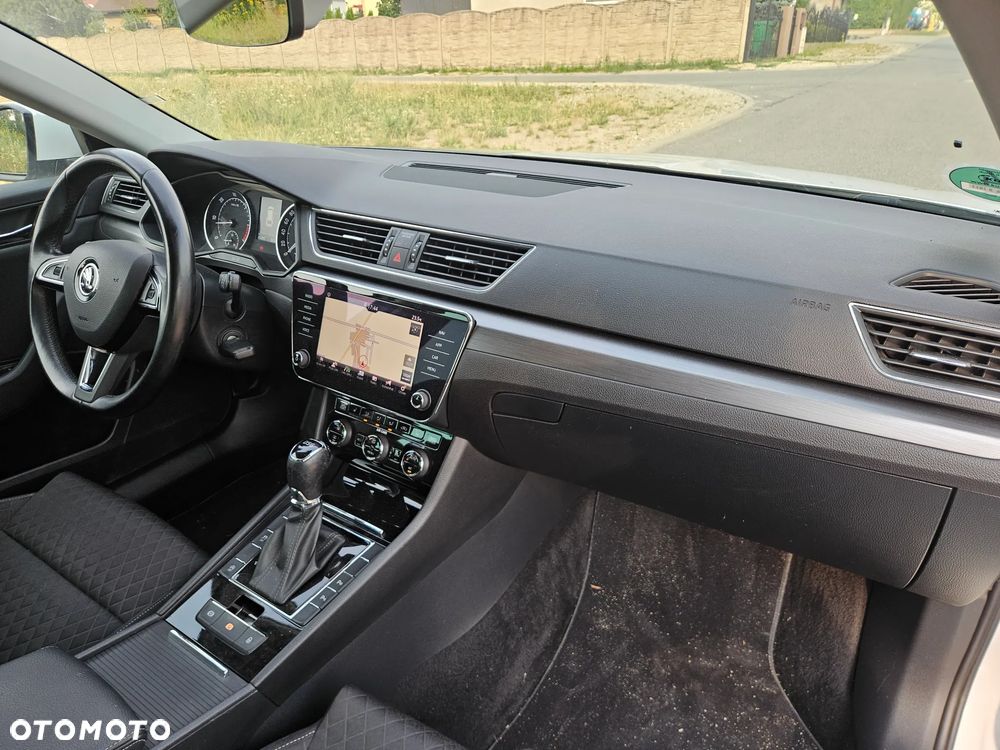Skoda Superb 2.0 TDI DSG Sportline - 15