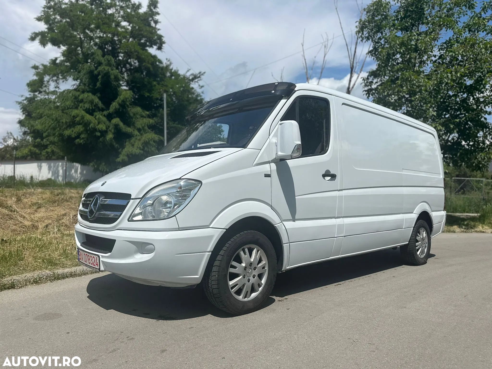 Mercedes-Benz Sprinter - 1