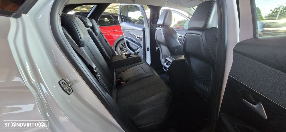 Peugeot 3008 1.6 Hybrid Allure Pack e-EAT8 - 27