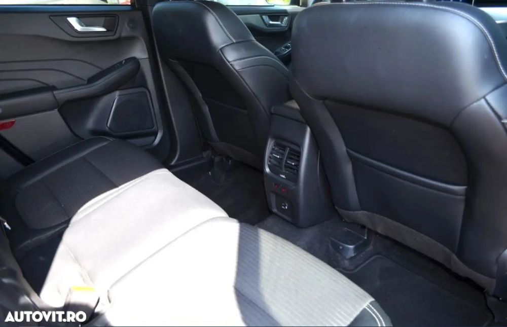 Ford Kuga - 11