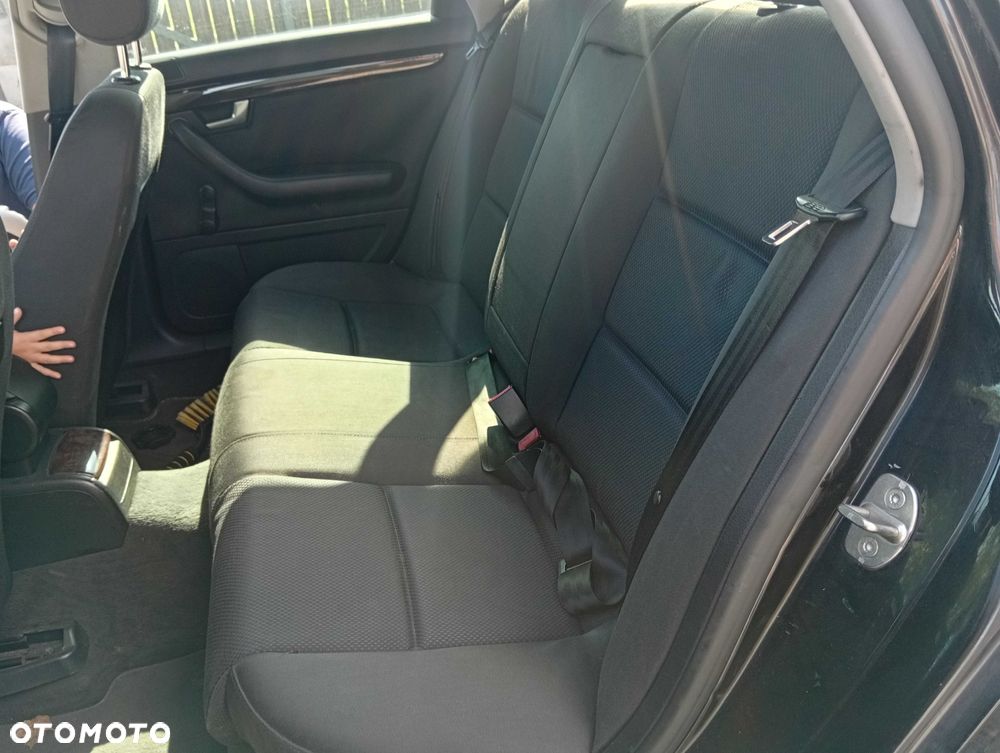 Audi A4 Avant - 4