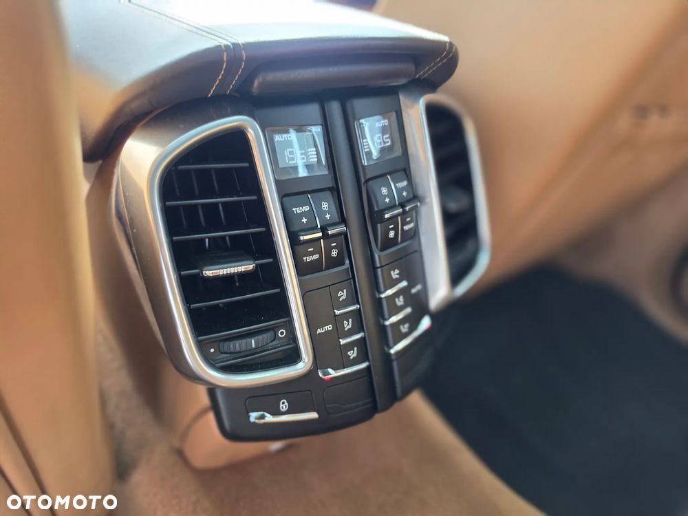 Porsche Cayenne S Platinum Edition - 23