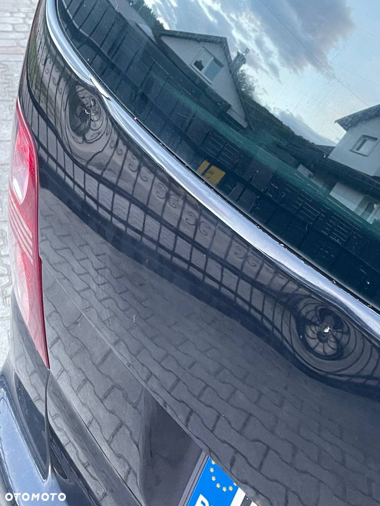 Volkswagen Touran - 9