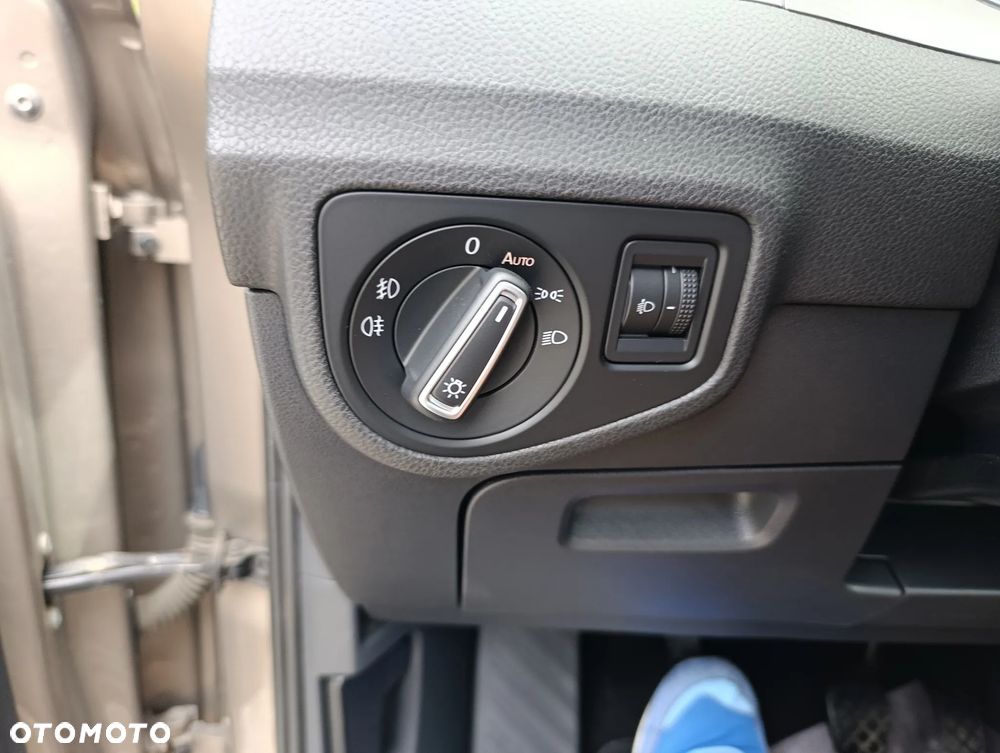Volkswagen Golf Sportsvan 1.6 TDI BlueMotion Technology Lounge - 21