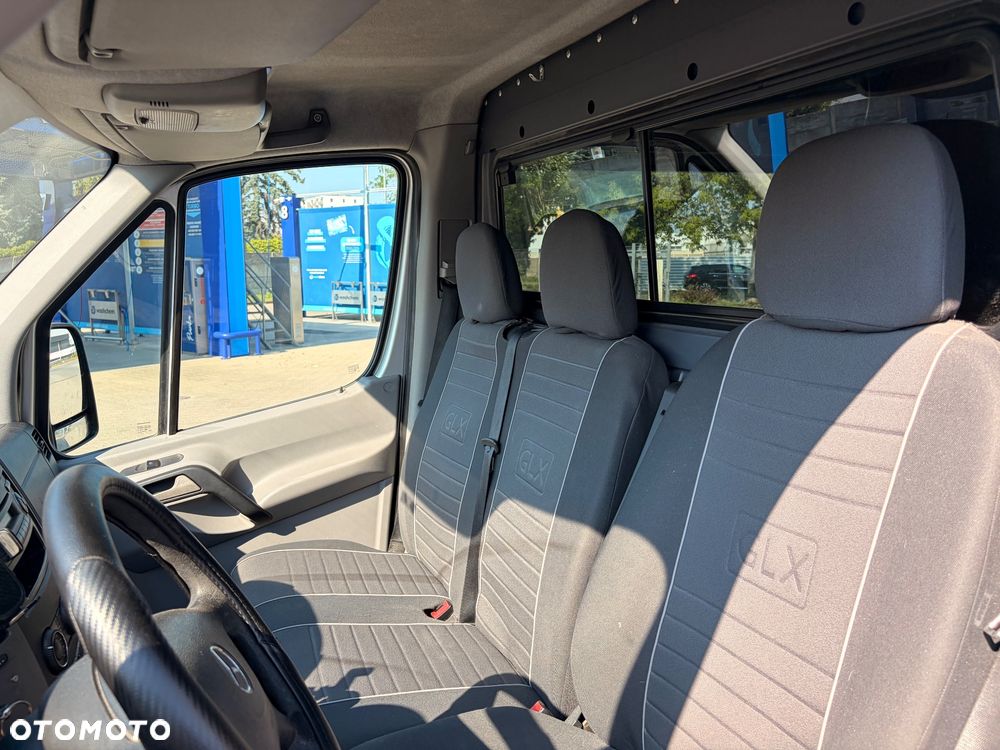 Mercedes-Benz Sprinter - 12